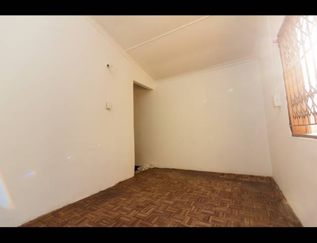 2 BEDROOM HOUSE FOR SALE IN MONTFORD